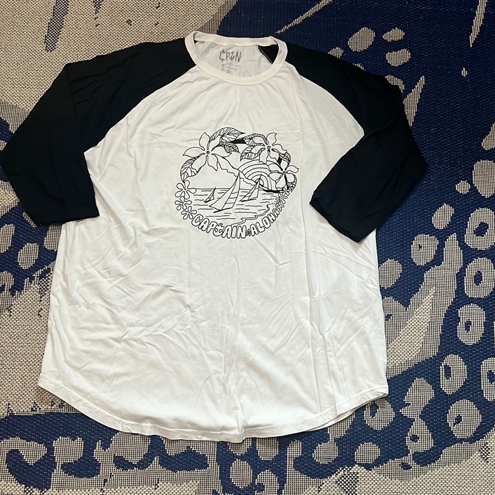⭐️Captain Fin baseball tee